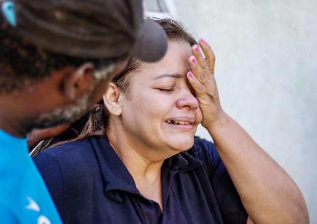 M&atilde;e se desespera sem saber quando enterrar&aacute; filha morta em posto