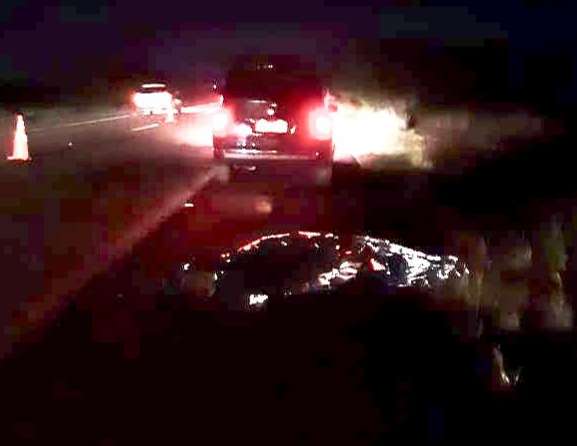 Motociclista tenta ultrapassar na rodovia, atinge carro e morre 