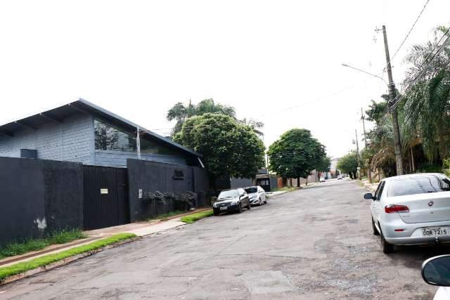 Morador de rua arromba porta de empresa, tenta furtar cofre e acaba preso