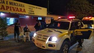 Guardas flagram 50 pessoas nas ruas em desobediência ao toque de recolher Guardas flagram 50 pessoas nas ruas em desobediência ao toque de recolher