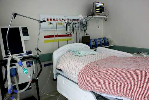 Com transmiss&atilde;o comunit&aacute;ria, sa&uacute;de corre contra tempo para ampliar leitos