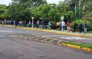 Atendimento no Detran ser&aacute; limitado a 180 senhas por dia a partir desta quarta