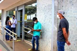 Decreto o uso de m&aacute;scaras em cidade onde idosas morreram por covid-19