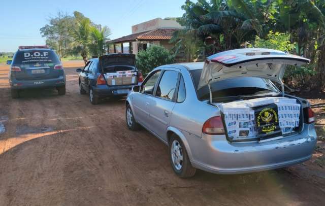 Trio &eacute; preso com ve&iacute;culos carregados com 800 pacotes de cigarros contrabandeados