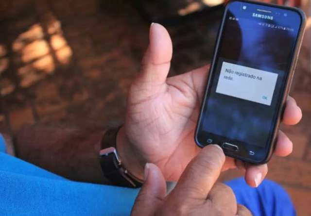 Trabalhador confirma da pior forma que internet em casa n&atilde;o presta