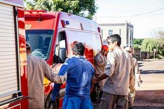 Em surto, doente psiquiátrico ateia fogo em casa no Jardim Pênfigo Em surto, doente psiquiátrico ateia fogo em casa no Jardim Pênfigo