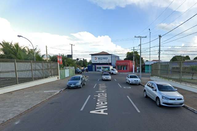 B&ecirc;bado e com pneu furado, motorista &eacute; perseguido e preso