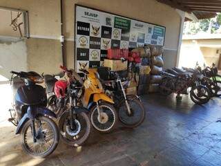 Traficantes transportavam quase uma tonelada de maconha em 9 motos Traficantes transportavam quase uma tonelada de maconha em 9 motos
