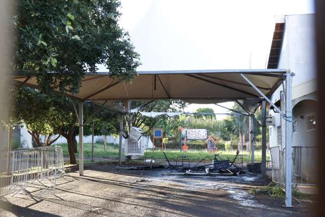 Tenda de UBS incendiada tinha sido alvo de ladr&otilde;es uma semana antes