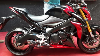 A motocicleta, Suzuki GSX- 1000A, foi encontrada e apreendida numa oficina mecânica (Foto: divulgação/Polícia Civil) 