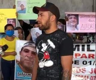 Jorge Oliveira, de 32 anos, durante entrevista à tv sobre o desaparecimento do funileiro. (Foto: Reprodução de vídeo)