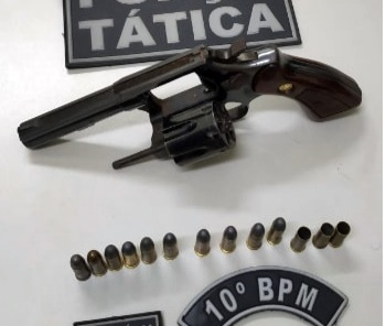 Com fama de agressor, funcion&aacute;rio de bar &eacute; preso por espancar homem de 72 anos 