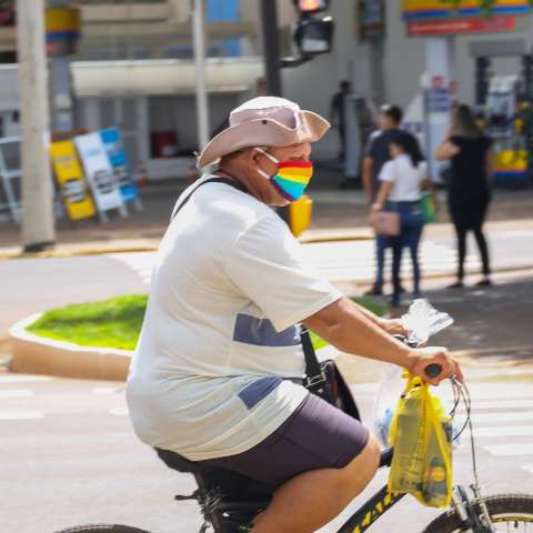 Não dá para repetir máscara igual calça jeans sem lavar