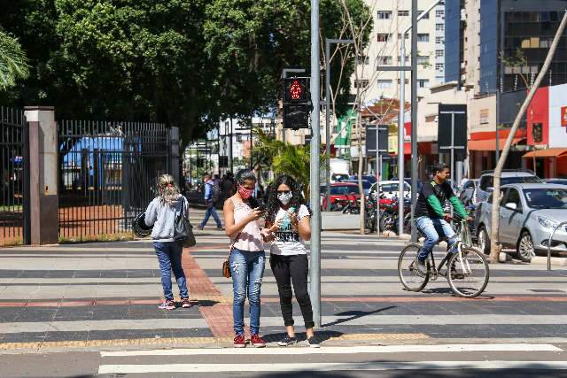 Projeto de lei quer estimular produ&ccedil;&atilde;o e uso de m&aacute;scaras caseiras na Capital