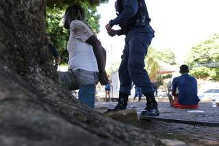 Pra&ccedil;a no Centro tem confus&atilde;o, balas de borracha e pris&otilde;es