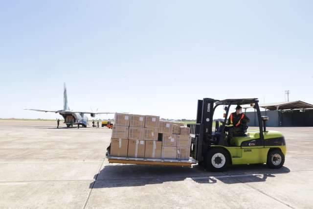 FAB entrega em Campo Grande carga de respiradores e máscaras de R$ 3 milhões