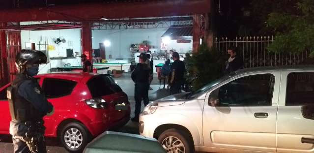 Condutor flagrado b&ecirc;bado tenta fugir a p&eacute; pela Afonso Pena