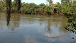 Amigos desaparecem no Rio Brilhante ap&oacute;s barco virar