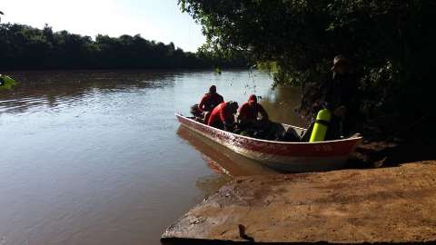 Bombeiros retomam buscas a dois pescadores que sumiram no Rio Brilhante
