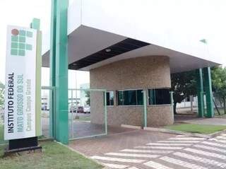 Entrada do campus do IFMS em Campo Grande. (Foto: Divulgação)