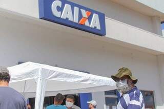 Em MS, 21 agências da Caixa abrem no feriado para saque de benefícios Em MS, 21 agências da Caixa abrem no feriado para saque de benefícios
