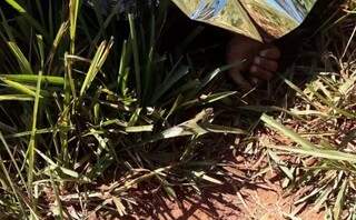 Dupla foi morta tentando arremessar drogas e celulares para dentro de presídio. (Foto: Perfil News)