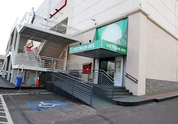 Ag&ecirc;ncias do Detran voltam a atender em shoppings