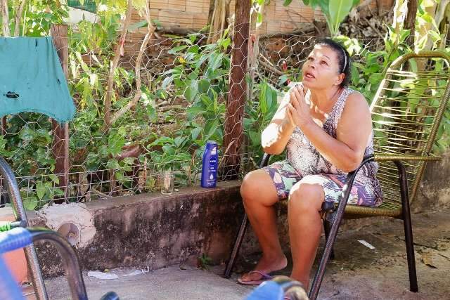 &quot;Meu filho n&atilde;o merece ficar congelado&quot;, diz m&atilde;e que h&aacute; 6 dias espera por funeral