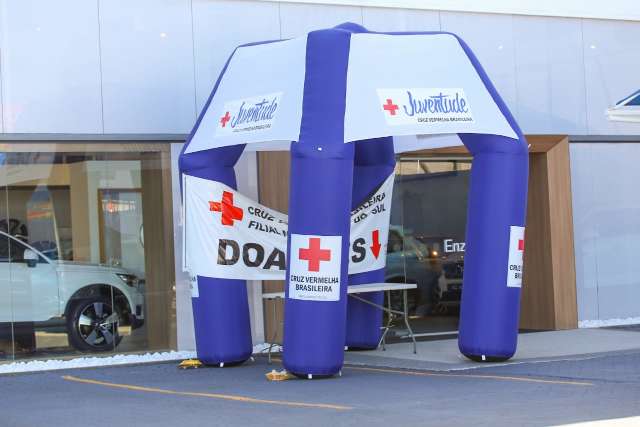 Posto da Cruz Vermelha arrecada doa&ccedil;&otilde;es em concession&aacute;ria na Capital 