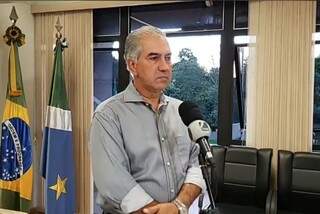 Governador pede "consciência" contra vírus e critica "rodinha de tereré" Governador pede "consciência" contra vírus e critica "rodinha de tereré"