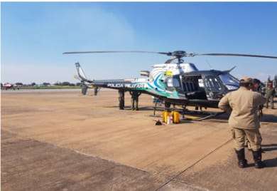 PM empresta helicóptero para auxiliar força-tarefa em combate às queimadas