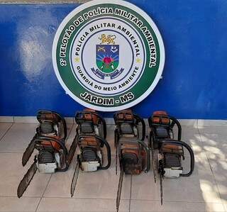 Oito s&atilde;o flagrados com motosserras ilegais e destruindo nascentes