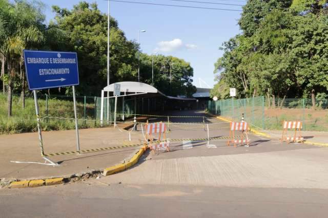 Em busca de passagens, teve quem procurasse terminal um dia antes da reabertura