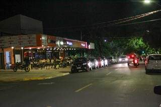 Com mesas vazias, demiss&otilde;es viram rotina na noite da Avenida Bom Pastor