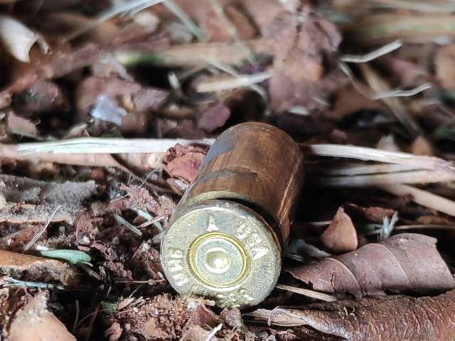 Homem &eacute; assassinado a tiros de pistola quando ia comprar cerveja