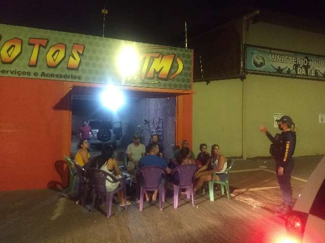 Em 1 semana, n&uacute;mero de pessoas na rua depois das 22h &eacute; 3 vezes maior