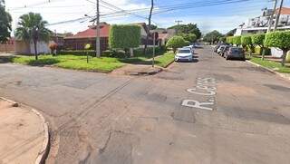 Adolescente rouba carro, foge da PM e é apreendido após bater em meio-fio Adolescente rouba carro, foge da PM e é apreendido após bater em meio-fio