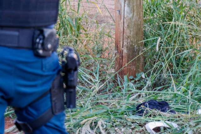 Homem baleado por policial ap&oacute;s esfaquear idoso morre na Santa Casa