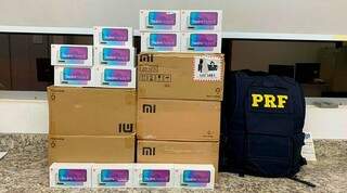 Carga de celulares Xiaomi avaliada em R$ 70 mil é apreendida pela PRF Carga de celulares Xiaomi avaliada em R$ 70 mil é apreendida pela PRF