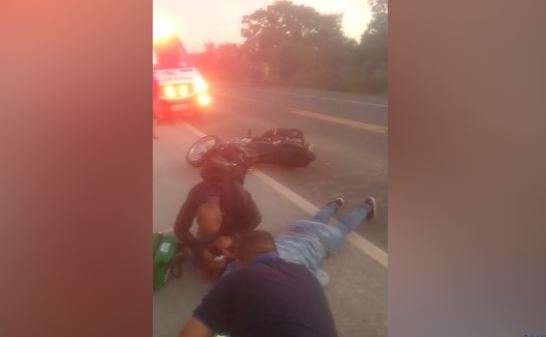 Moto atinge ciclista e homem &eacute; atropelado por caminh&atilde;o na sa&iacute;da para Cuiab&aacute;