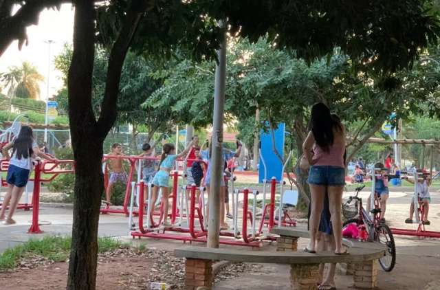 Infectologista refor&ccedil;a que &quot;saidinhas&quot; para desestressar com amigos s&atilde;o risco