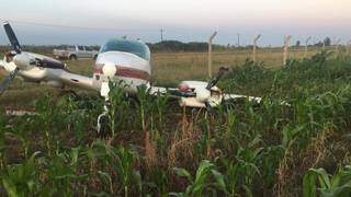 Avião bimotor que fez pouso forçado na fronteira estava irregular Avião bimotor que fez pouso forçado na fronteira estava irregular