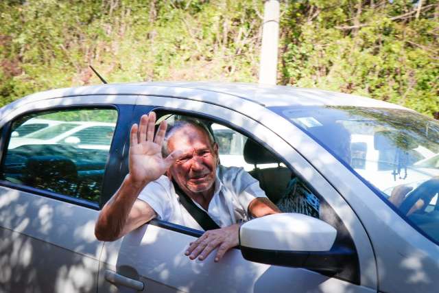 Depois do adeus, taxistas v&atilde;o &agrave; delegacia em protesto por mais seguran&ccedil;a