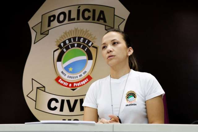 Com 2 armas, preso com tornozeleira invade casa e atira na esposa 