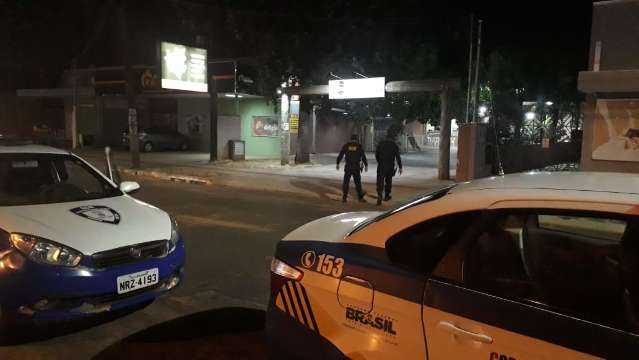 Guardas fiscalizam o dobro de estabelecimentos comerciais no domingo
