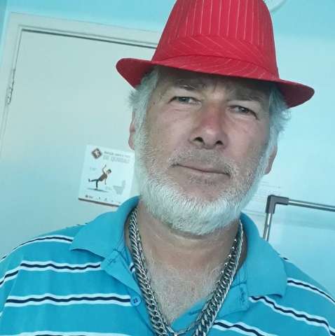 Filho de caminhoneiro diz que perdeu her&oacute;i e lamenta adeus sem despedida 