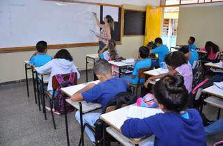 Prefeitura convoca 400 professores aprovados no concurso de 2016