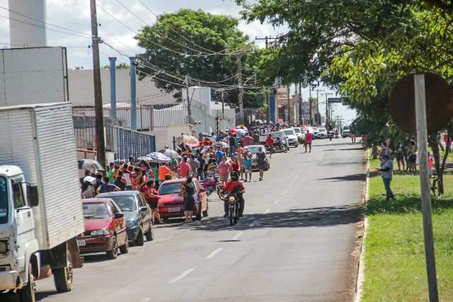 Fila na Caixa bate recorde de &quot;humilha&ccedil;&atilde;o&quot; nesta quarta, reclamam trabalhadores
