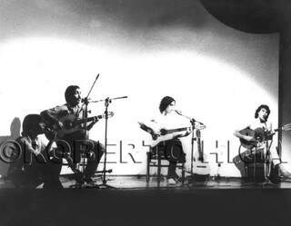 Nos tempos áureos, em 1982, show com Guilherme Rondon, Tavinho Moura e Almir Sater (Foto: Roberto Higa)