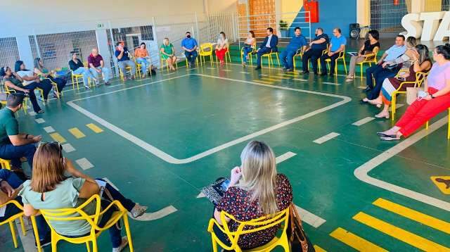 Nova associa&ccedil;&atilde;o de escolas privadas estuda plano para retorno